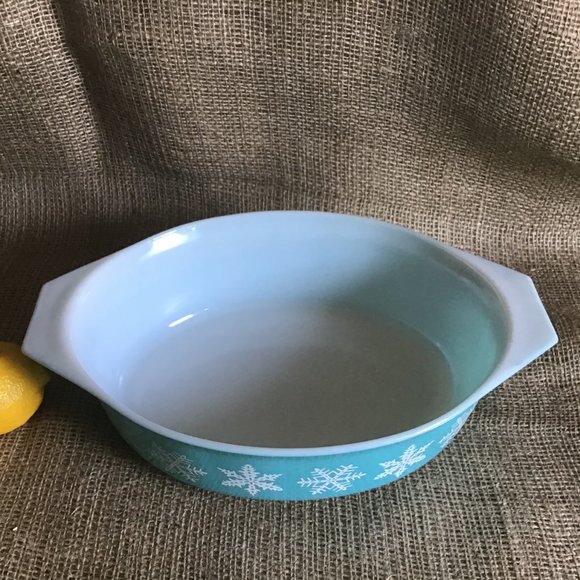 Vintage Pyrex Turquoise Snowflake Oval Dish - Picture 7 of 13